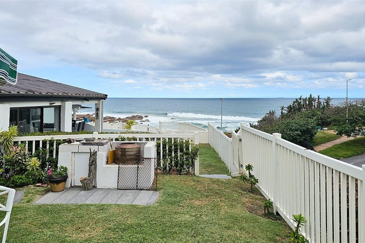 Stunning 2 Bedroom Beach Townhouse - Photo 3