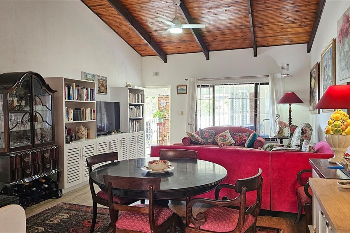 Stunning 2 Bedroom Beach Townhouse - Photo 5