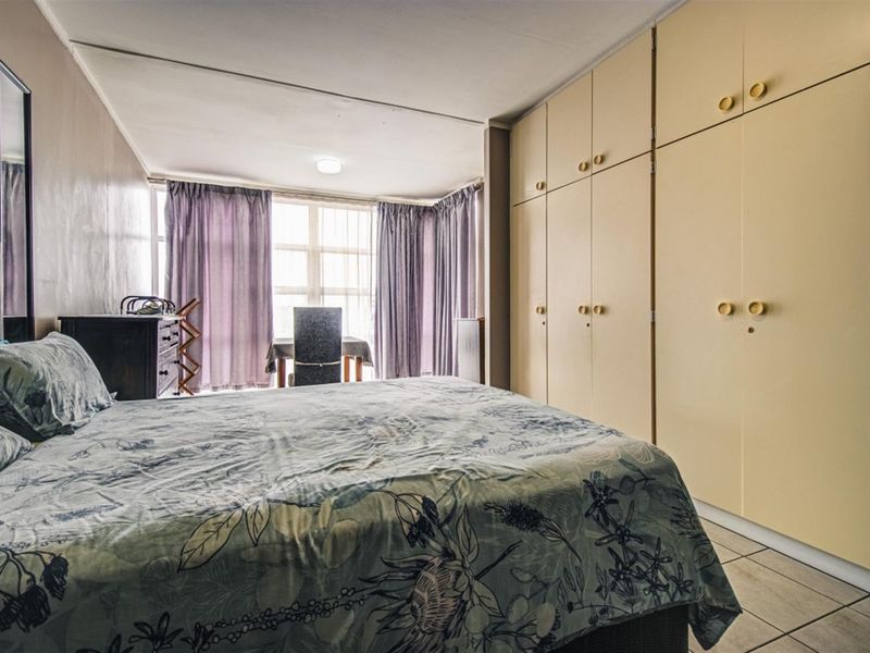 Two Bedroom Apartment in Dowerglen - Photo 10