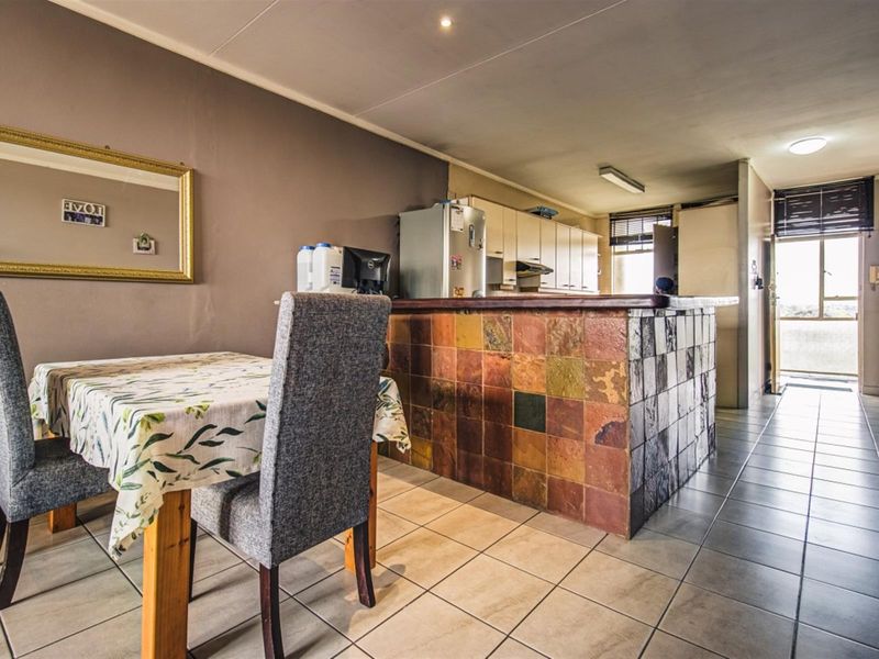 Two Bedroom Apartment in Dowerglen - Photo 6