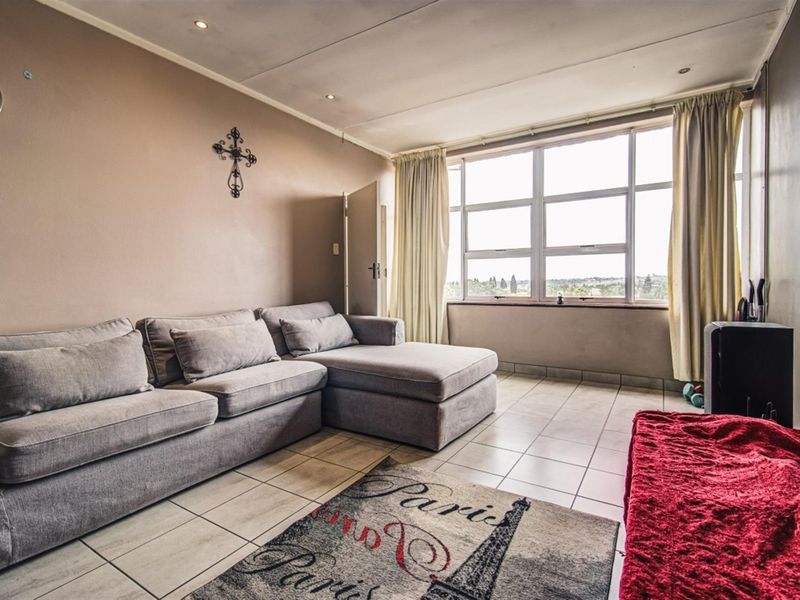 Two Bedroom Apartment in Dowerglen - Photo 4