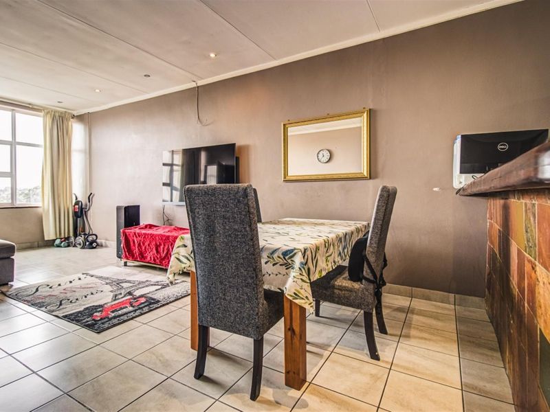 Two Bedroom Apartment in Dowerglen - Photo 5