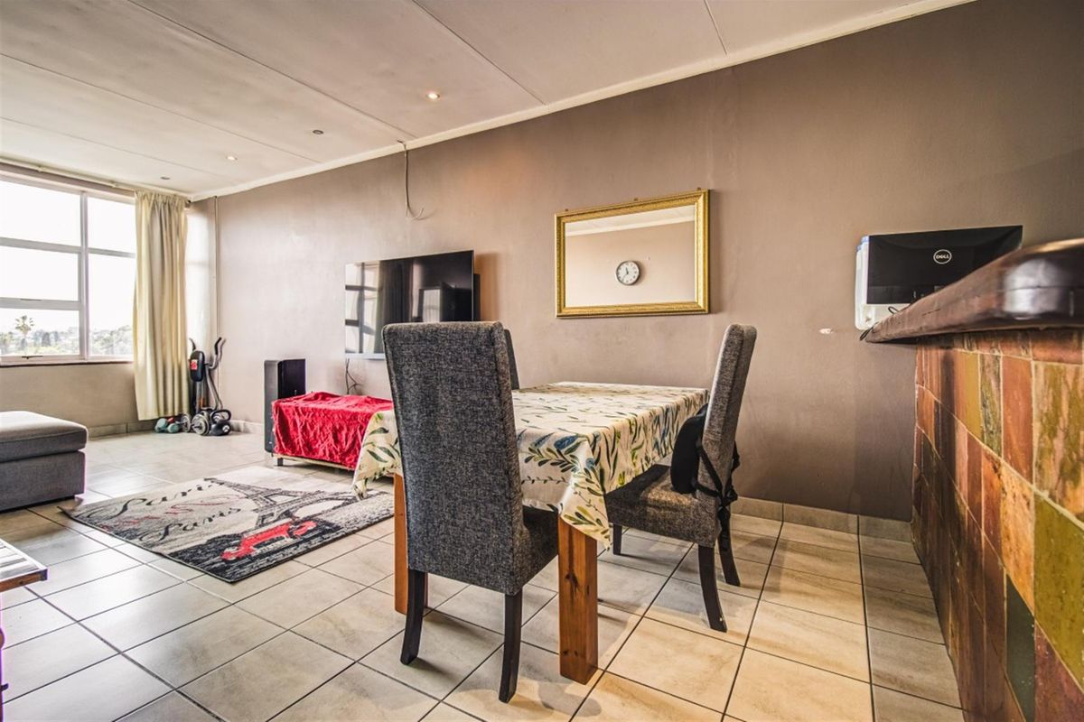 Two Bedroom Apartment in Dowerglen - Photo 5