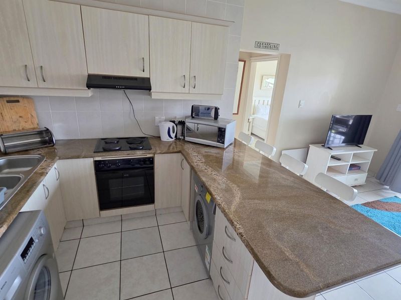 Fabulous 2 bedroom, 2 bathroom Holiday Apartment For Sale in Uvongo Beach - Photo 5