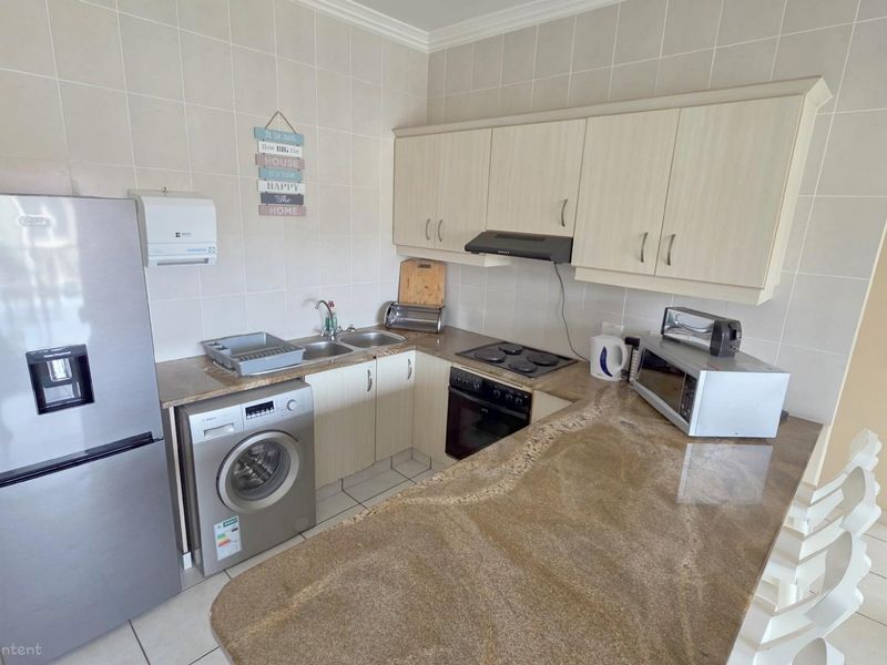 Fabulous 2 bedroom, 2 bathroom Holiday Apartment For Sale in Uvongo Beach - Photo 6