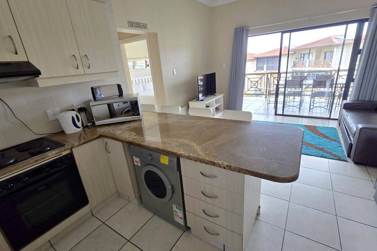 Fabulous 2 bedroom, 2 bathroom Holiday Apartment For Sale in Uvongo Beach - Photo 4