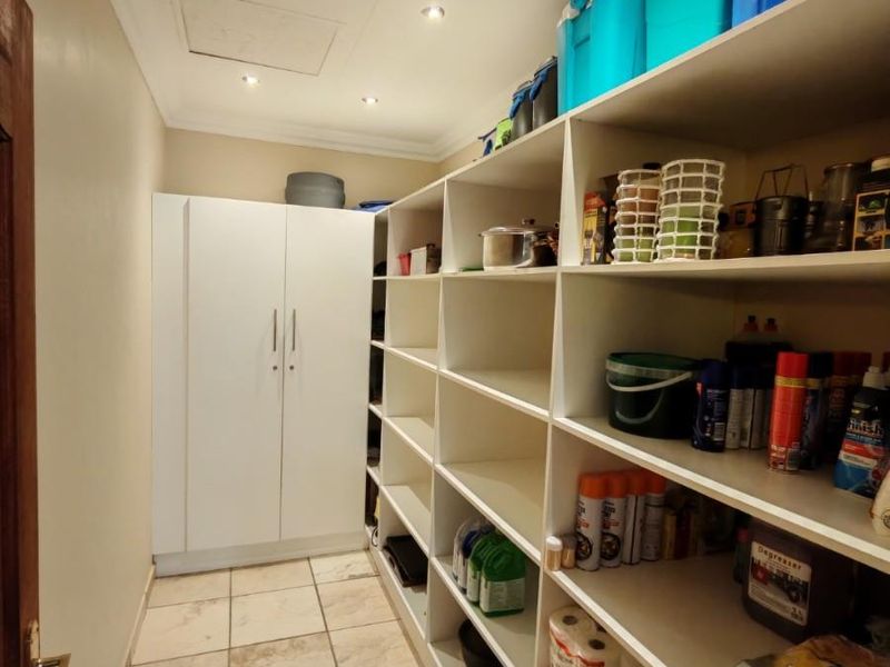 Exquisite fully furnished 4-bedroom home in a prestigious Nature Estate - Photo 7