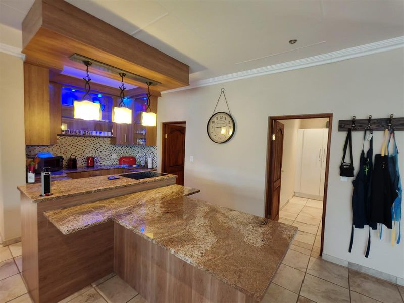 Exquisite fully furnished 4-bedroom home in a prestigious Nature Estate - Photo 8