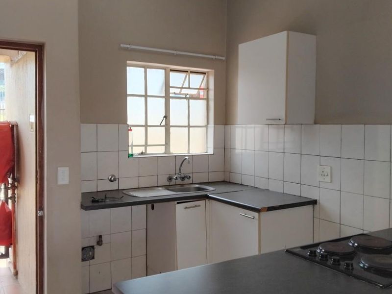 Charming Fixer-Upper with Endless Potential for Sale - Photo 6