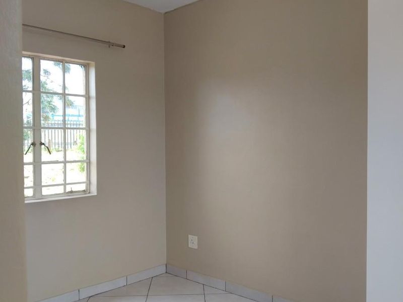 Charming Fixer-Upper with Endless Potential for Sale - Photo 7