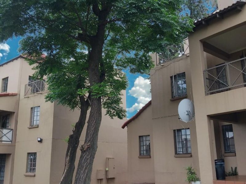 Charming Fixer-Upper with Endless Potential for Sale - Photo 4