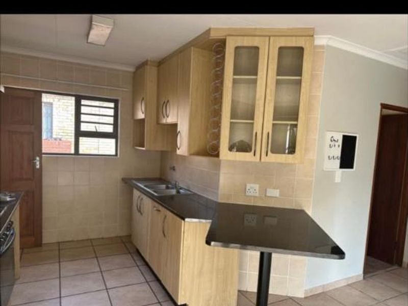 Apartment To Rent in Fourways, Sandton - Photo 2