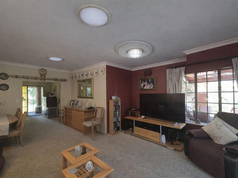 Exceptional Family Living in the Secure Gated Community of Essexwold, Dowerglen - Photo 4