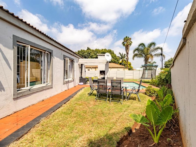 3 Bed House For Sale in Rooihuiskraal North, Centurion - Photo 3