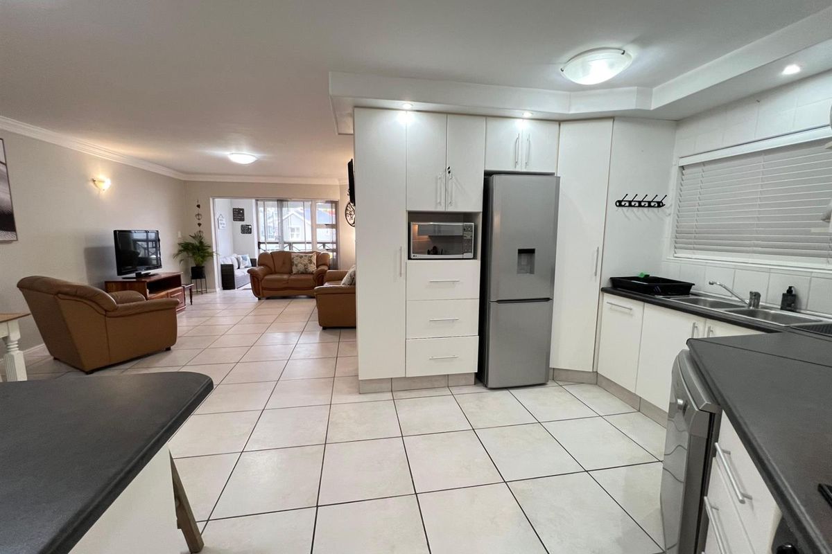Apartment For Sale in Marina Martinique, Jeffreys Bay - Photo 5