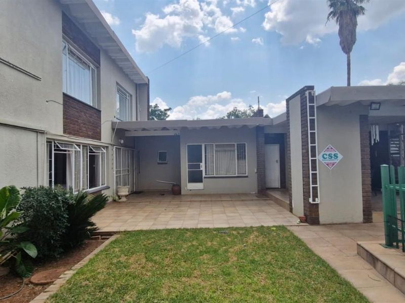 House For Sale in Wilkoppies, Klerksdorp, North West - Photo 2