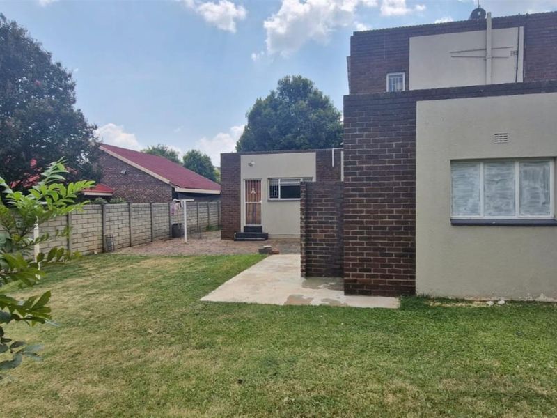 House For Sale in Wilkoppies, Klerksdorp, North West - Photo 5