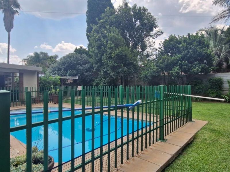 House For Sale in Wilkoppies, Klerksdorp, North West - Photo 6