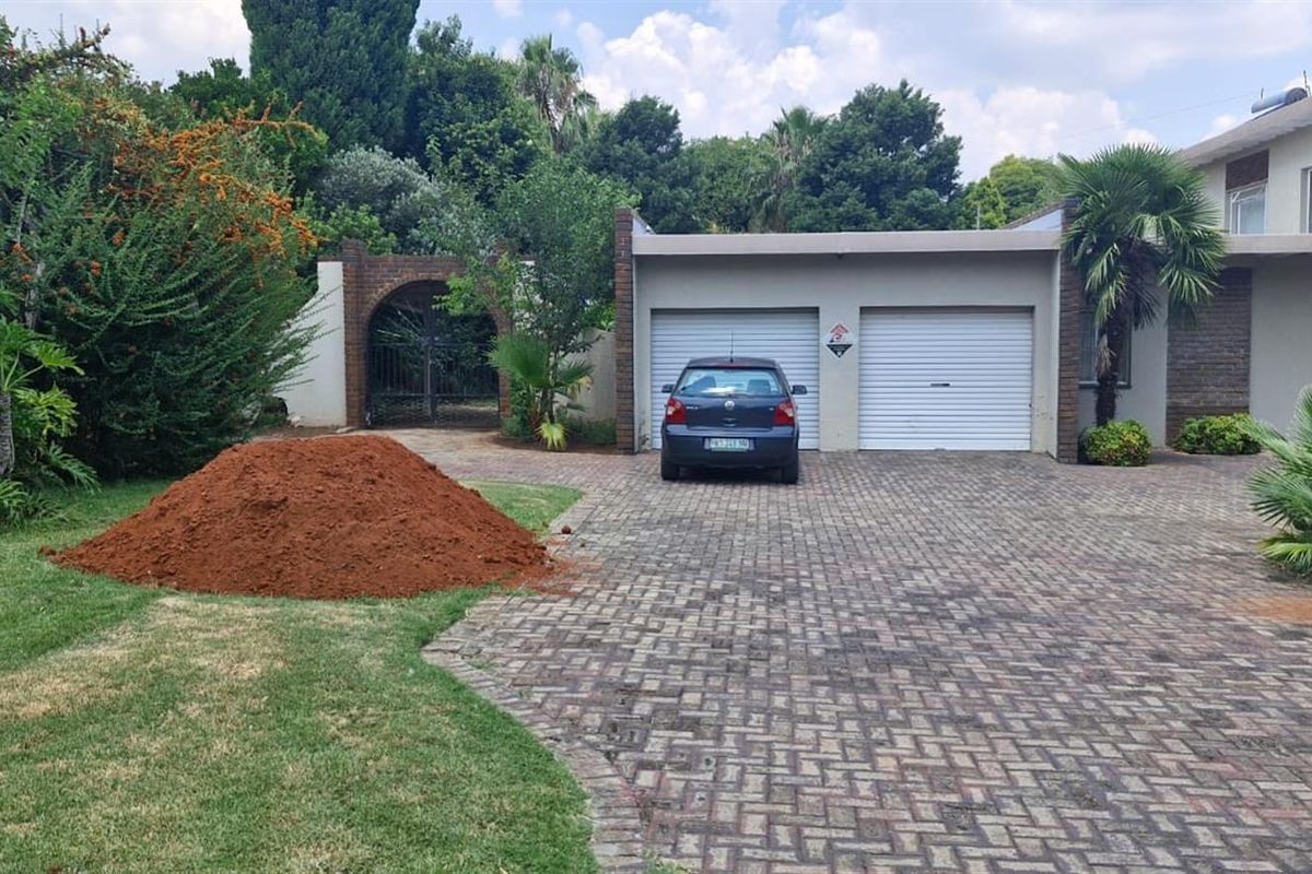 House For Sale in Wilkoppies, Klerksdorp, North West - Photo 3