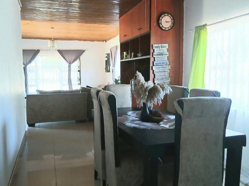 Family Home For Sale in Burgersdorp Lichtenburg, North West - Photo 7