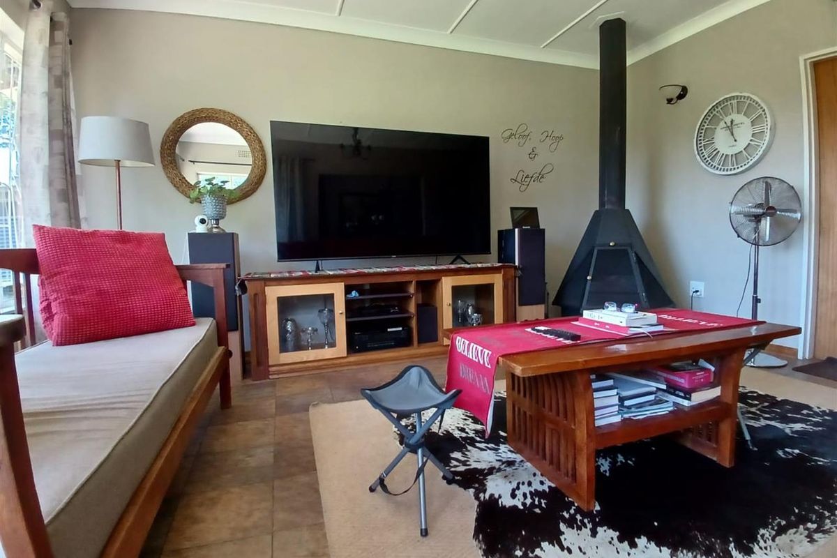 House For Sale in Memel - Photo 2