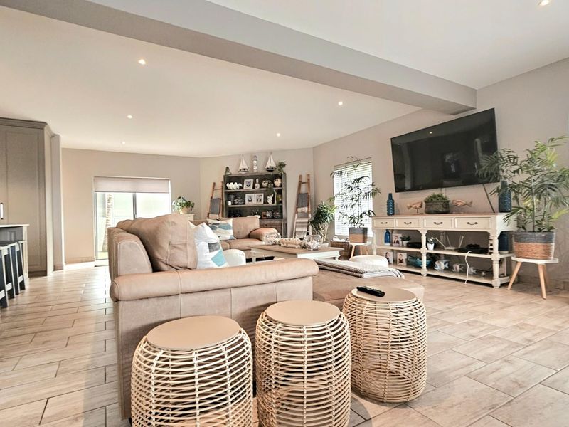 House For Sale in Outeniqua Strand, Groot Brakrivier - Photo 8