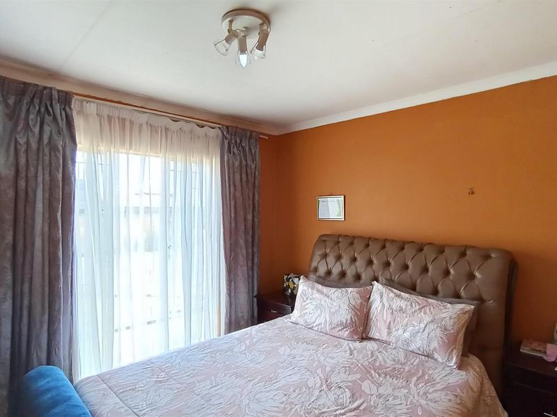 House For Sale in Vanderbijlpark - Photo 8