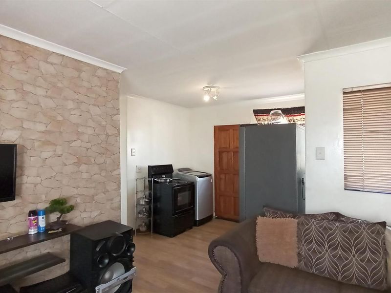 House For Sale in Vanderbijlpark - Photo 4