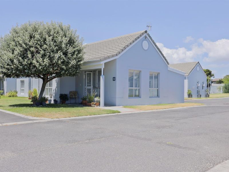 A Beautiful Cottage for Relaxed Retirement Living - Photo 1
