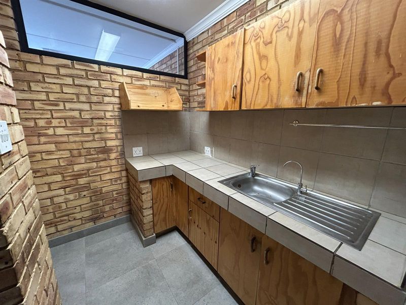 Prime Warehouse To Rent in Pomona adjacent Logistics Hub - Photo 10