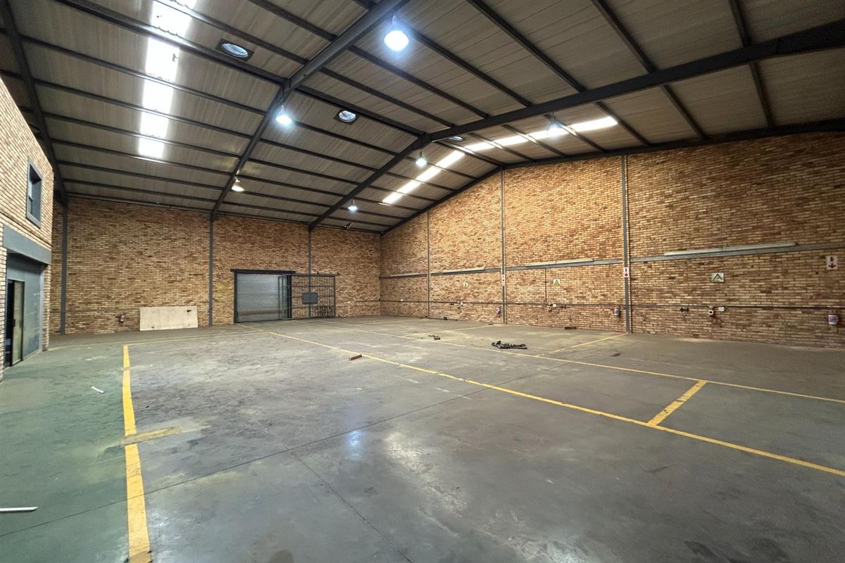 Prime Warehouse To Rent in Pomona adjacent Logistics Hub - Photo 3