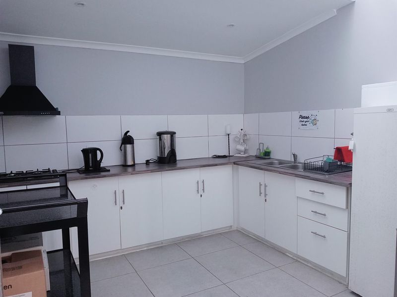 WELL LOCATED COMMERCIAL PROPERTY FOR SALE - Photo 10