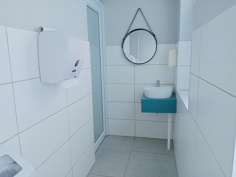 WELL LOCATED COMMERCIAL PROPERTY FOR SALE - Photo 8