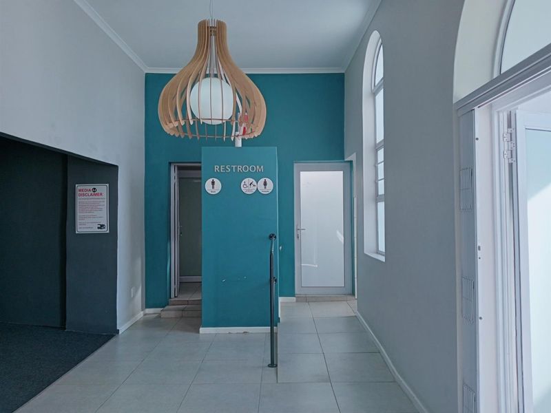 WELL LOCATED COMMERCIAL PROPERTY FOR SALE - Photo 6