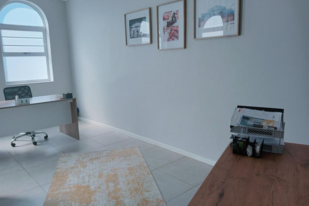 WELL LOCATED COMMERCIAL PROPERTY FOR SALE - Photo 3