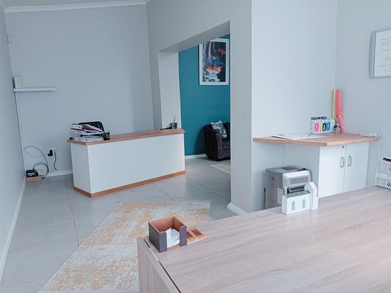 WELL LOCATED COMMERCIAL PROPERTY FOR SALE - Photo 4