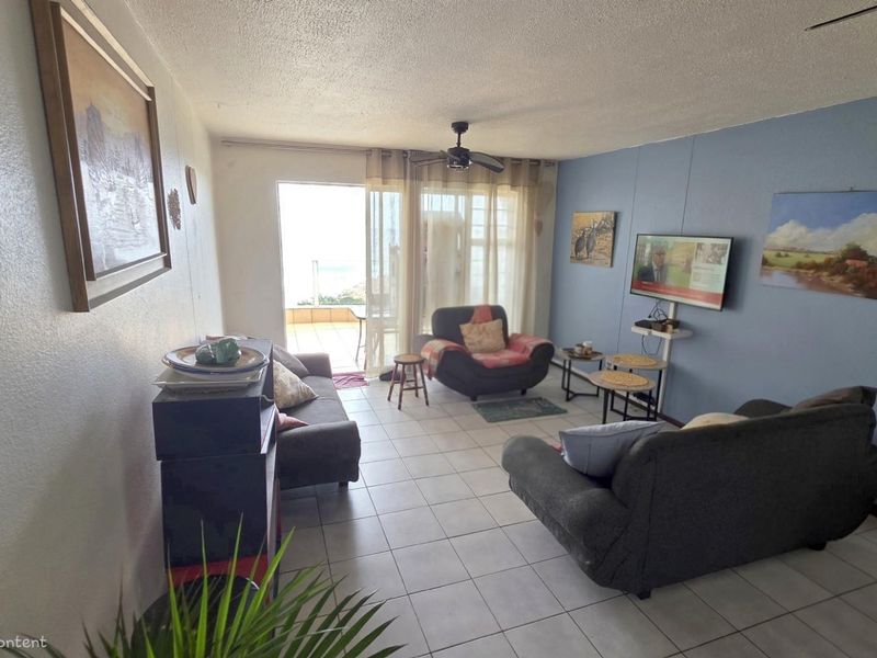 Beachfront 2 bedroom, 2 bathroom groundfloor apartment in Lawrence Rocks - Photo 9