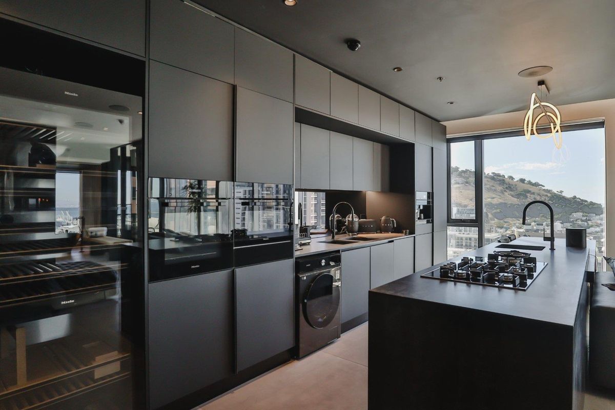 Apartment For Sale in Cape Town City Centre, Cape Town - Photo 2