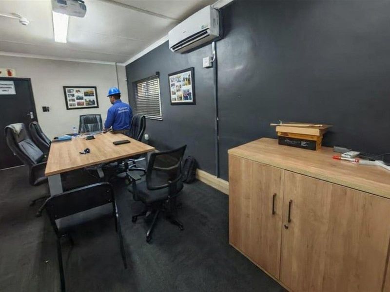 Commercial Property To Rent or For Sale in Ormonde, Johannesburg - Photo 7