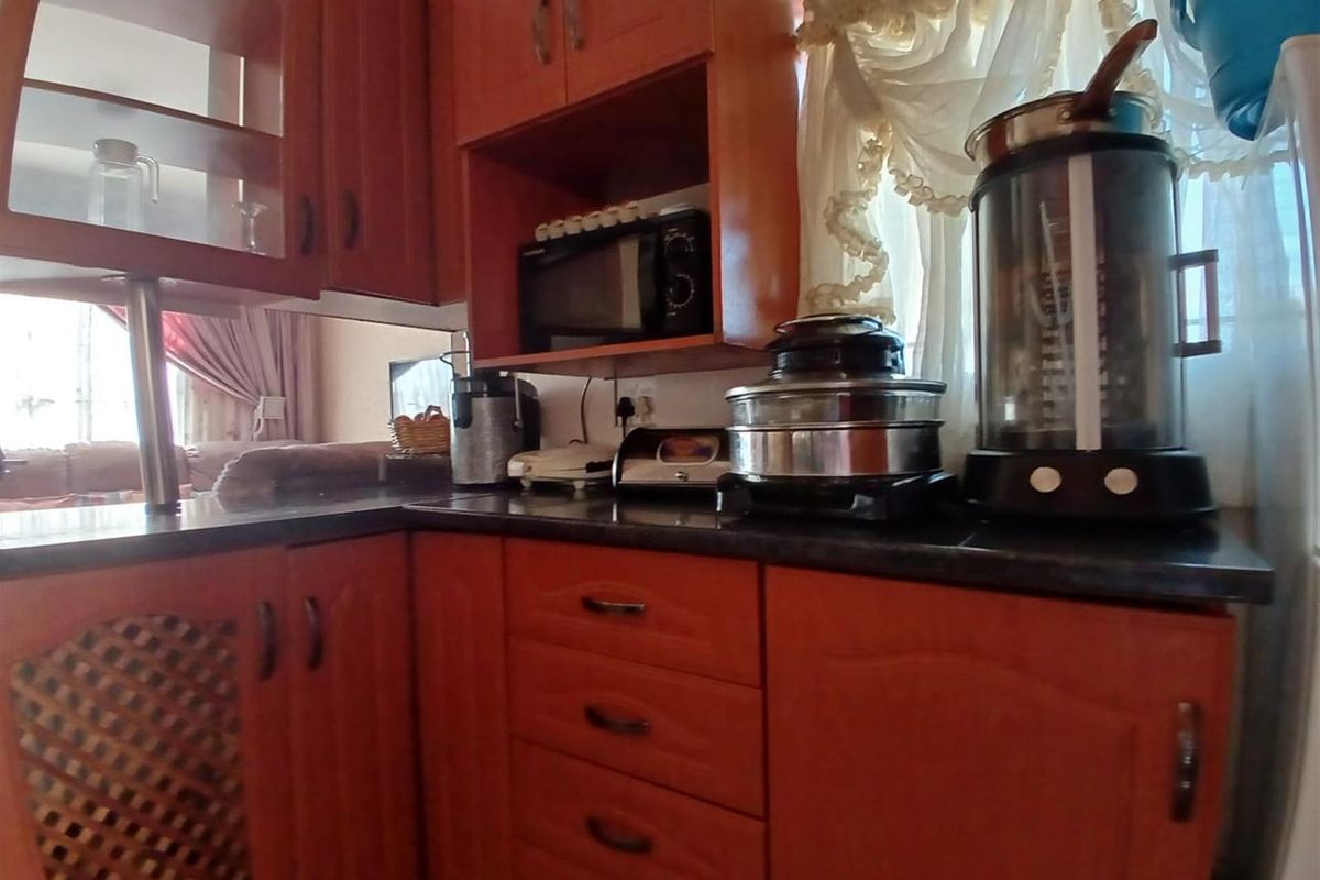 House For Sale in Madadeni A, Madadeni, Newcastle, KwaZulu Natal - Photo 2