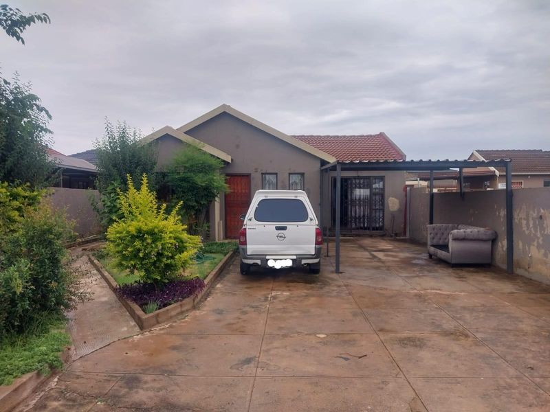 2 Bedroom House For Sale in Protea Glen, Soweto - Photo 1