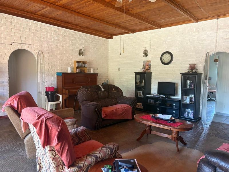 Elegant 4-Bedroom Home for Sale in Utrecht - Perfect for Retirement, Family Living and investment - Photo 4