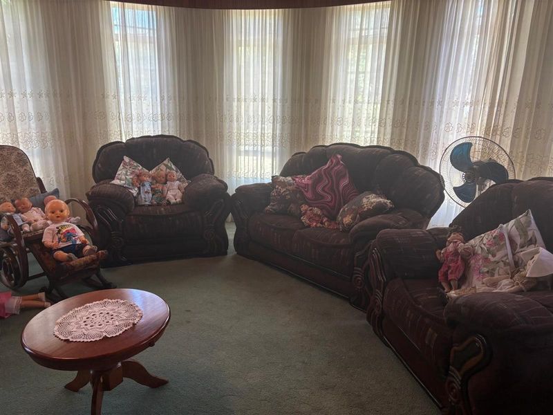 Elegant 4-Bedroom Home for Sale in Utrecht - Perfect for Retirement, Family Living and investment - Photo 3