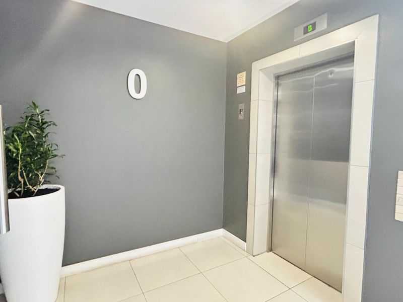 Premium Grade Commercial Property For Sale in Die Hoewes, Centurion - Photo 7