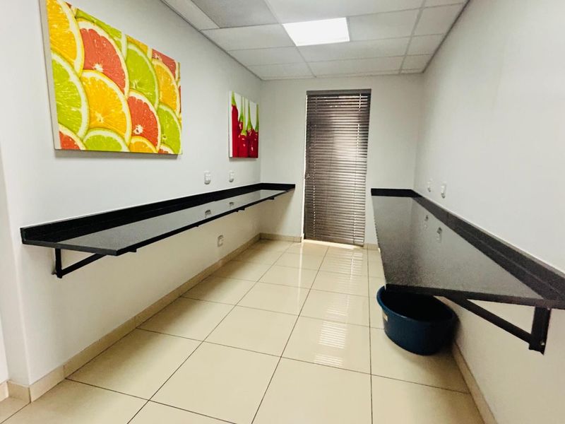 Premium Grade Commercial Property For Sale in Die Hoewes, Centurion - Photo 10