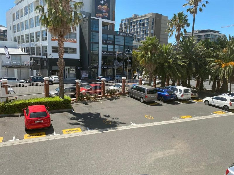 Retail Space To Rent in Gardens, Cape Town - Photo 4