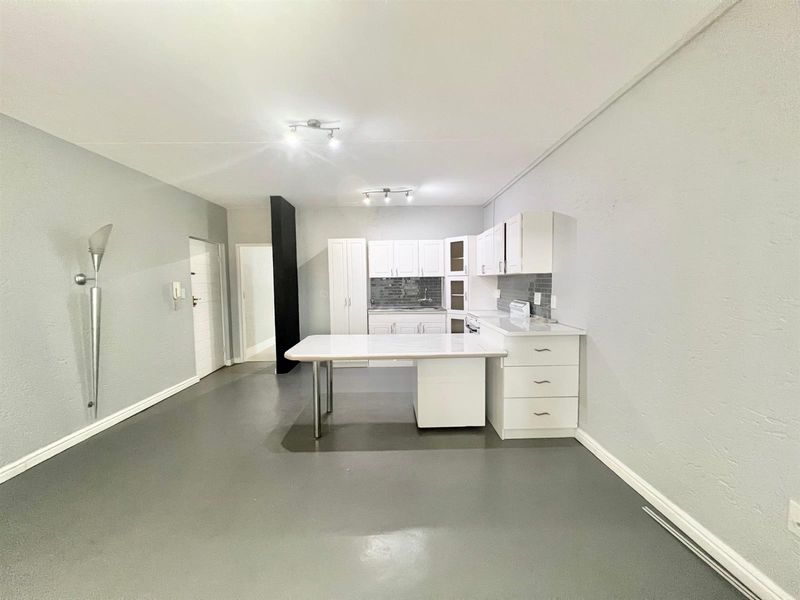 One-Bedroom Lock-Up-and-Go Garden Apartment in Prime Morningside - Photo 7