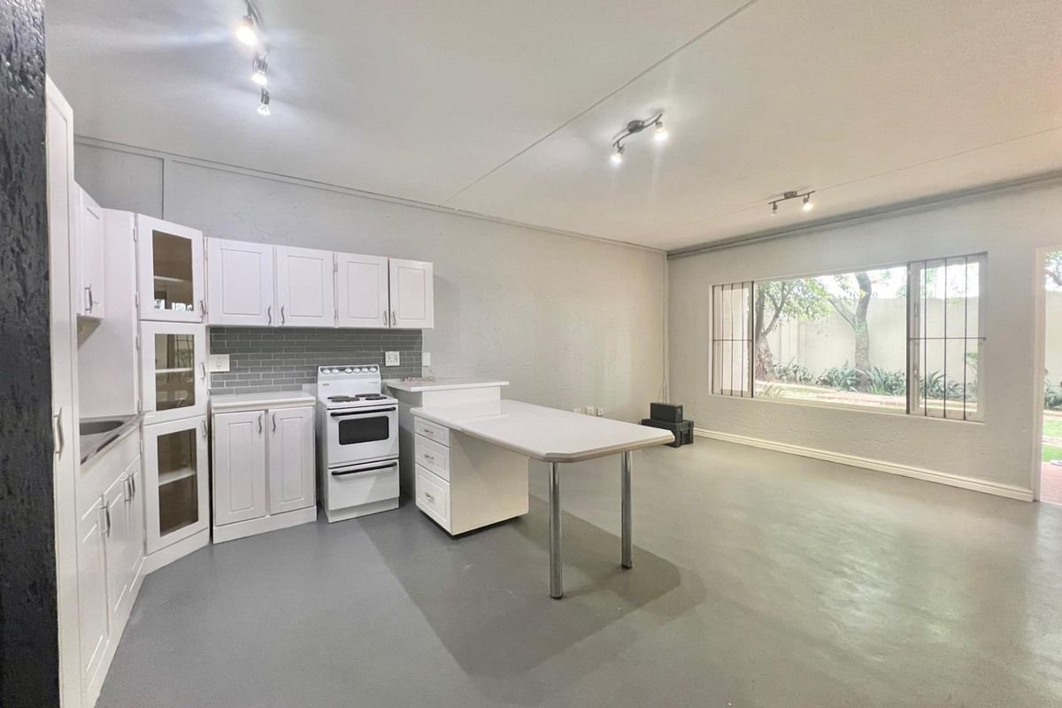 One-Bedroom Lock-Up-and-Go Garden Apartment in Prime Morningside - Photo 4