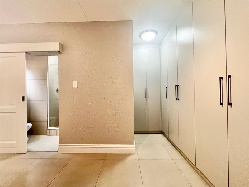 One-Bedroom Lock-Up-and-Go Garden Apartment in Prime Morningside - Photo 10