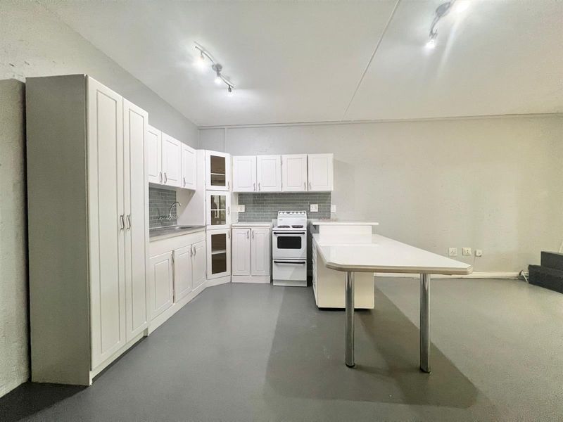 One-Bedroom Lock-Up-and-Go Garden Apartment in Prime Morningside - Photo 5